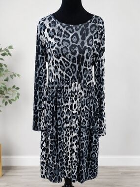 DB Moon Leopard Print Rayon Dress Medium Black Gray Stretch Casual Midi